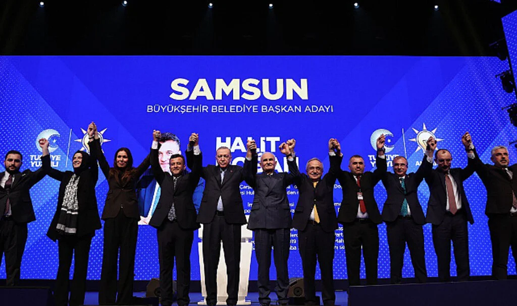 Cumhurbaşkanı ve AK Parti Genel Başkanı Recep Tayyip Erdoğan, Samsun Büyükşehir Belediye Başkan Adayı Halit Doğan'ı açıkladı. İşte o görüntüler....