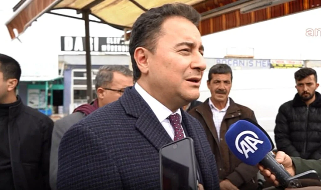 DEVA Partisi Genel Başkanı Ali Babacan'dan Merkez Bankası Başkanı'na çağrı: "Bankayı tartıştırmak bu ülkenin ekonomisine büyük zarar verir"