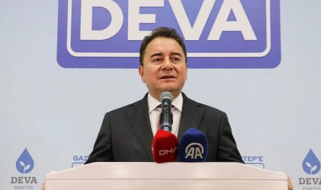 DEVA Partisi Genel Başkanı Ali Babacan: “Diyarbakır'da kuzuyu hatırlayan Ankara'da kurdun yanı başında hizaya gelenlerden olmadık”