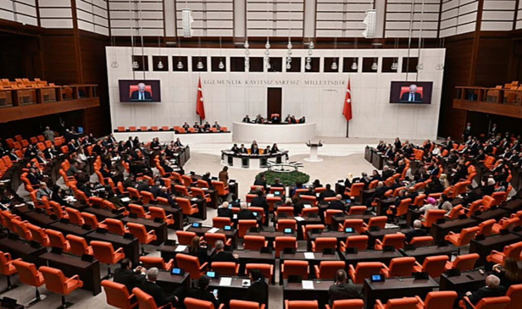 Emeklilere yüzde 49,25 zam önerisi, Meclis Başkanlığı'na sunuldu