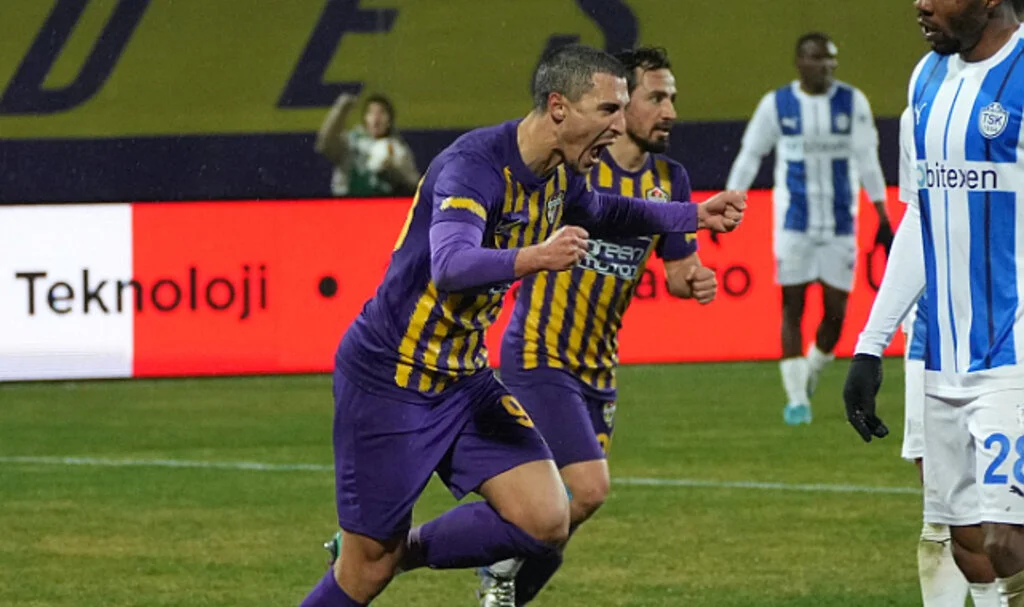Eyüpspor, Tuzlaspor'u 4 golle mağlup etti