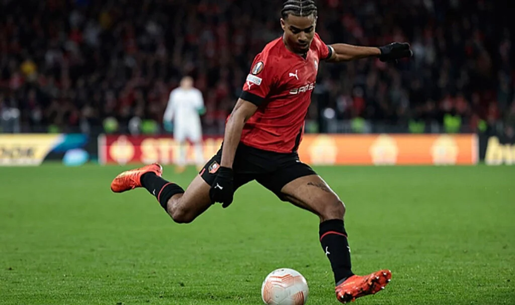 Galatasaray'ın yeni sağ bek için adresi yine Rennes!