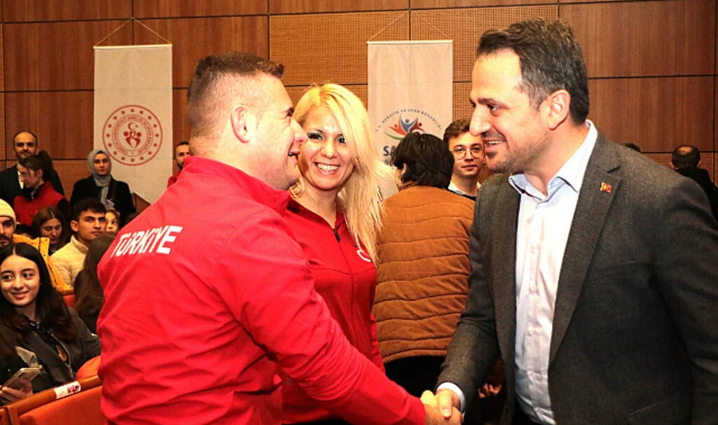 Gençlik ve Spor Bakan Yardımcısı Dr. Enes Eminoğlu: "İyiliğin meşalesi kalplerde yanacak"