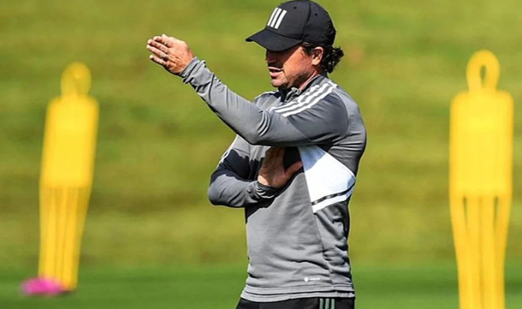 Harry Kewell, Japonya'da takım çalıştıracak