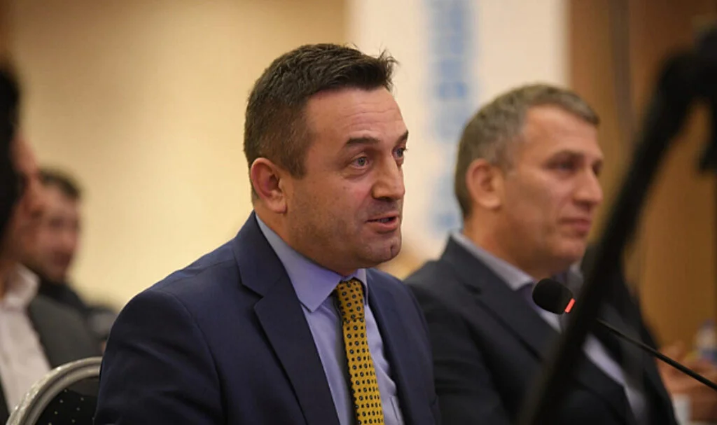 Hizmet-İş Sendikası Şube Başkanı Ziya Uzun: "Çok kazanandan çok az kazanandan az vergi"