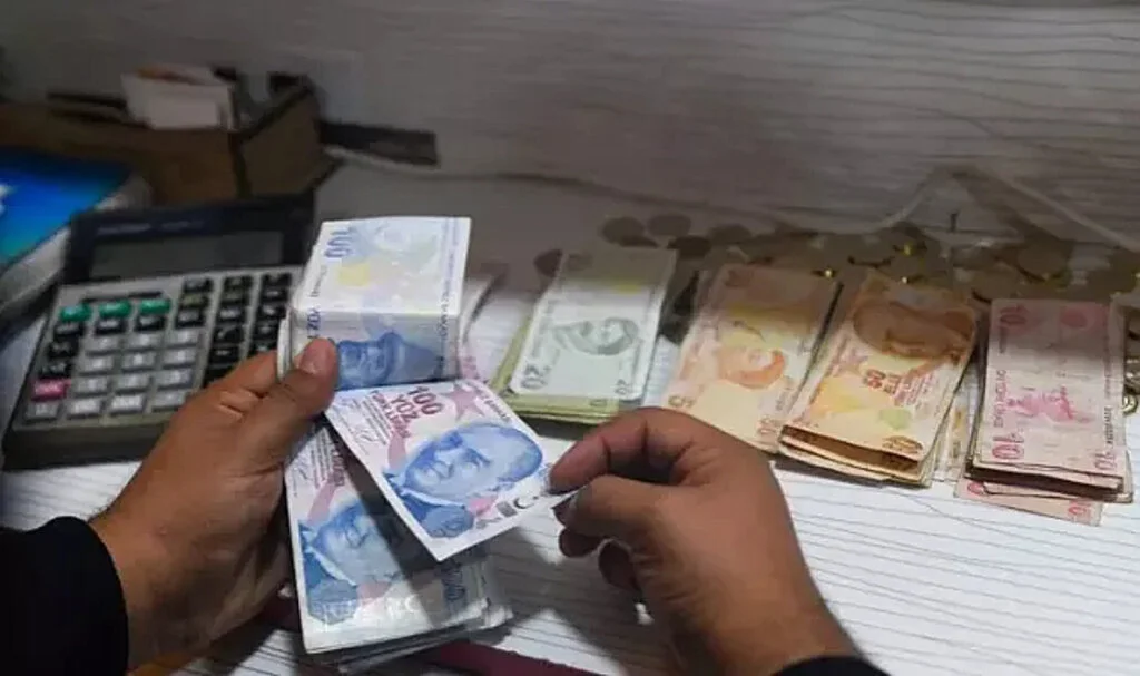 İlave 5 puan ve 10 bin TL için gün ve saat belli oldu! Meclis adımına geçiliyor: İşte 4A 4B zamlı Bağkur SGK emekli maaşı ödeme takvimi