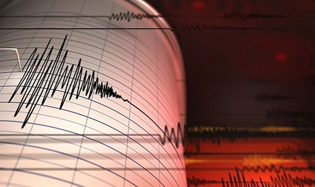 İzmir'de 4.2 büyüklüğünde deprem 