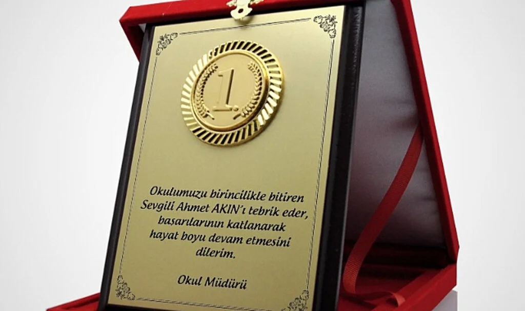 Kaliteli ve Uygun Fiyatlı Plaketler - İstanbul Plaket