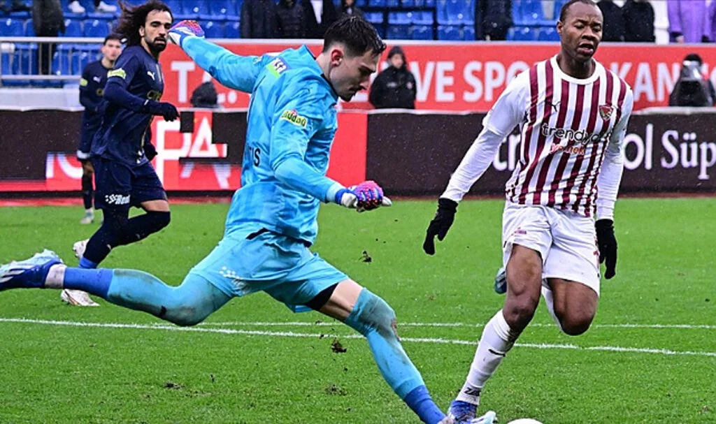 Kasımpaşa, Atakaş Hatayspor'u 3 golle yendi