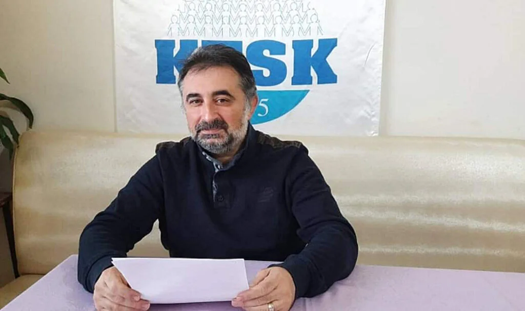  KESK Samsun Şubeler Platformu Sözcüsü Erdem Avcı: '24 Ocak Kararları özelleştirmelerin önünü açtı'