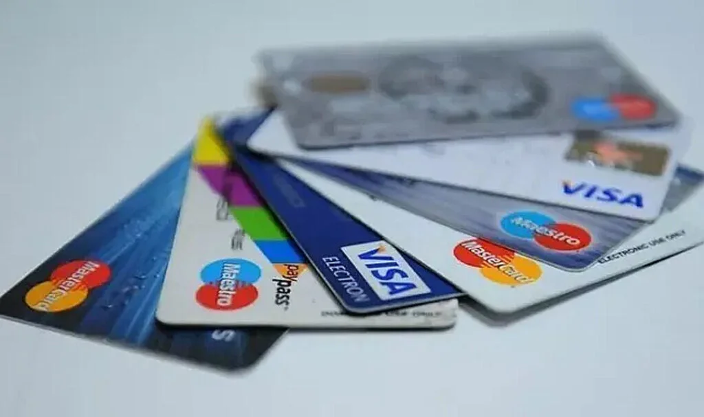 Kredi kartı faiz oranları merak ediliyordu! Merkez Bankası kararı sonrası belli oldu...