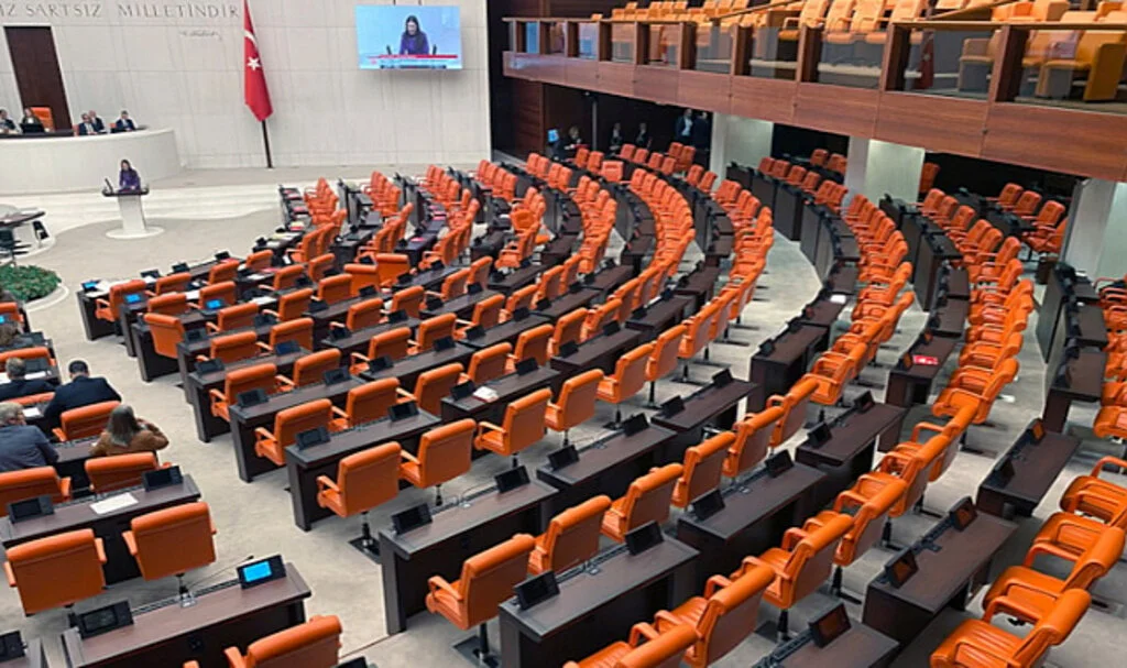 Muhalefet önerdi, AKP ve MHP yine reddetti