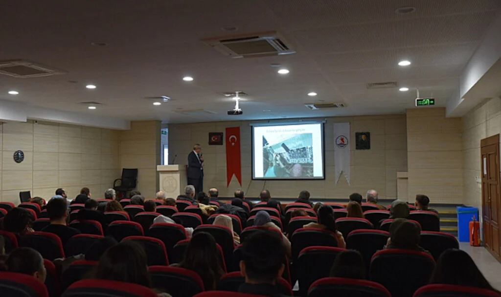 OMÜ'de Özbekistan konferansı