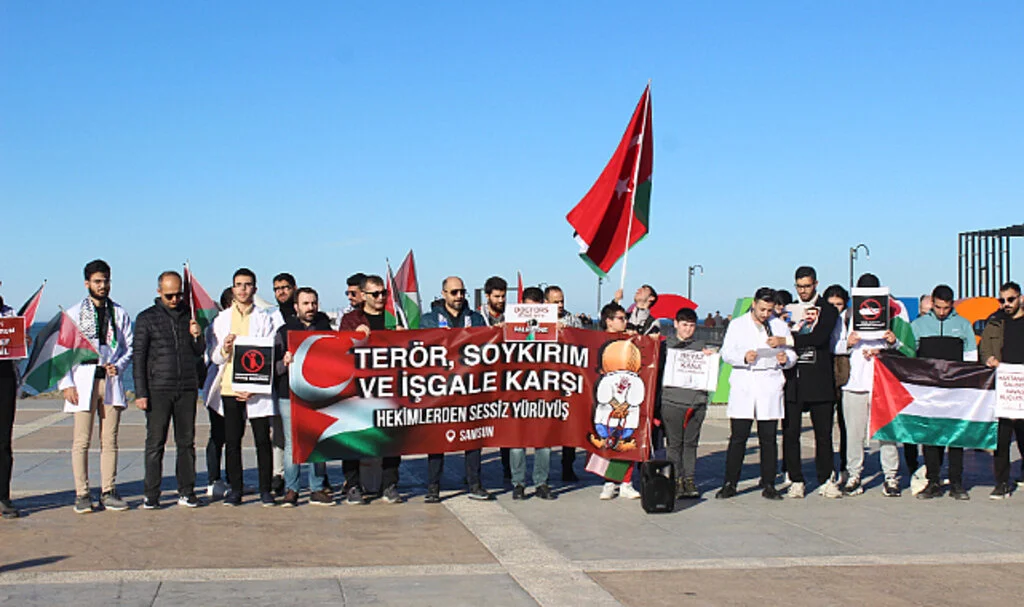 OMÜ Tıp Fakültesi öğrencilerinden İsrail'in Gazze'ye saldırılarına tepki