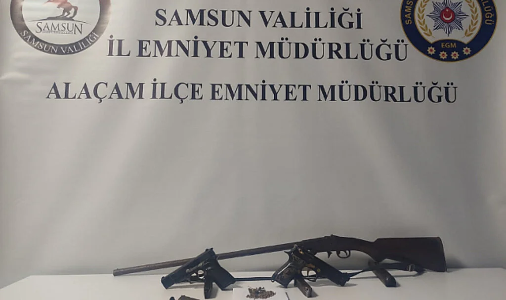 Samsun Alaçam'da silah ve uyuşturucu ele geçti