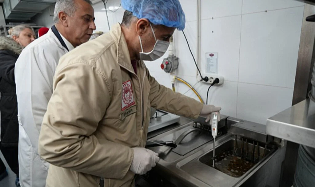 Samsun'da 259 adet fast-food işletmesinde kızartma yağları kontrol edildi