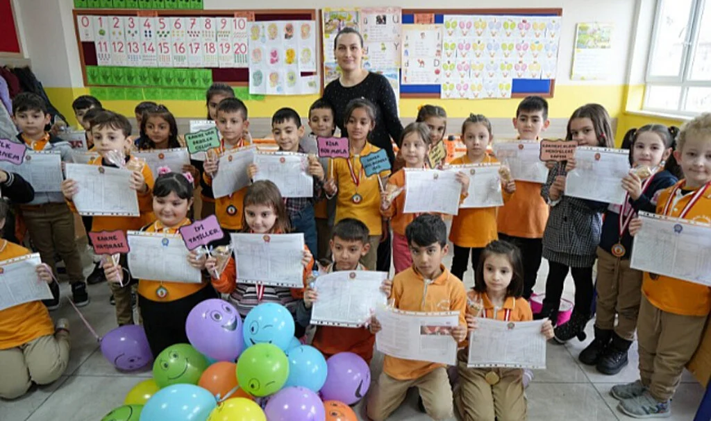 Samsun'da 265 bin öğrenci karne sevinci yaşadı