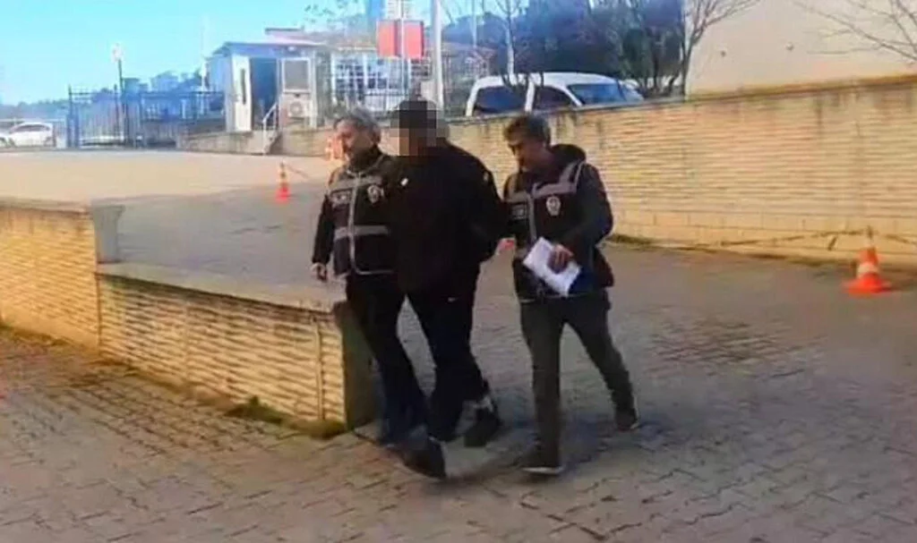 Samsun'da ATM'den para çeken 5 kişiyi dolandıran yakalandı