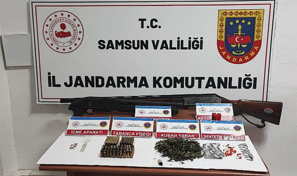 Samsun'da bir evde uyuşturucu ve silah ele geçirildi
