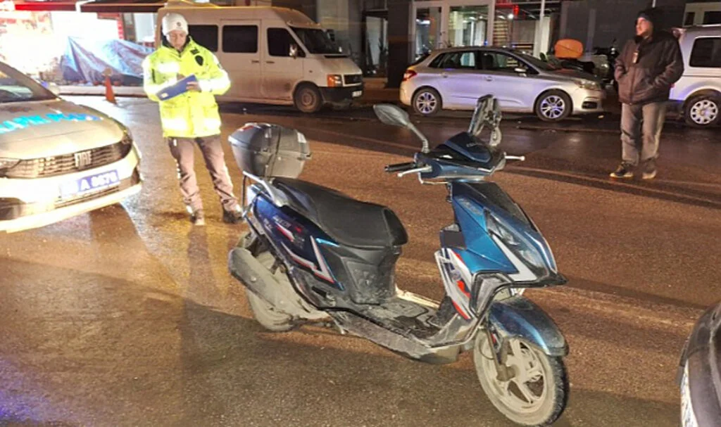 Samsun'da devrilen motosikletin sürücüsü yaralandı