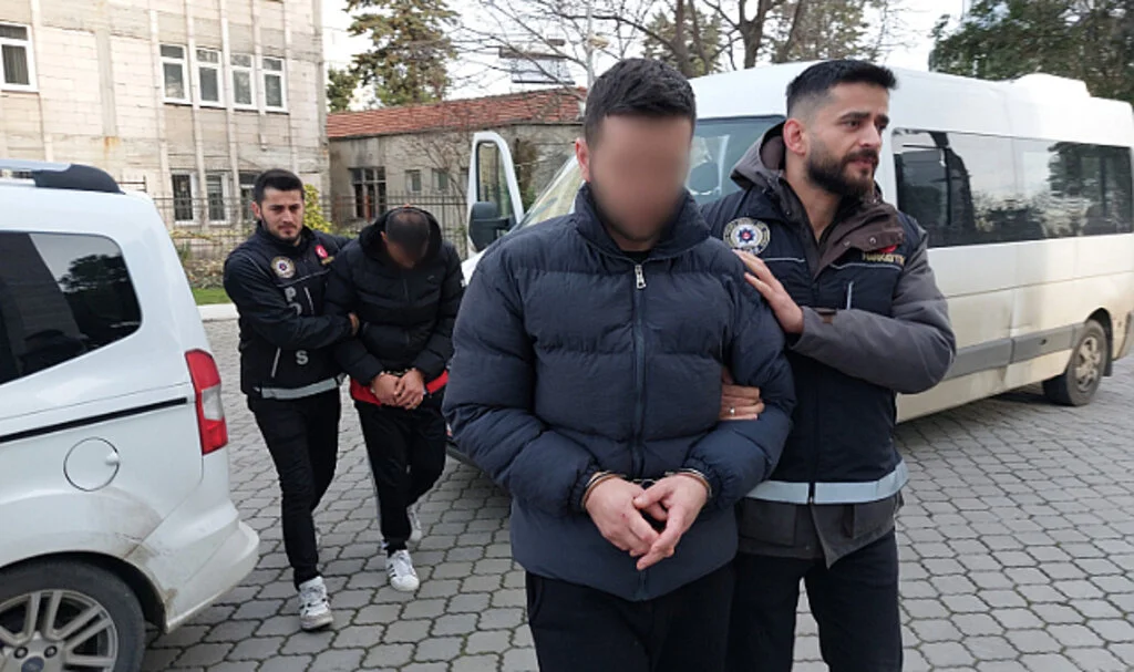 Samsun'da eroinle yakalanan 3 kişi adliyede