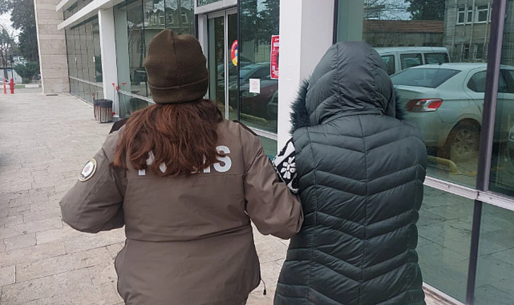 Samsun'da FETÖ'den 6 yıl 3 ay hapis cezası bulunan kadın yakalandı