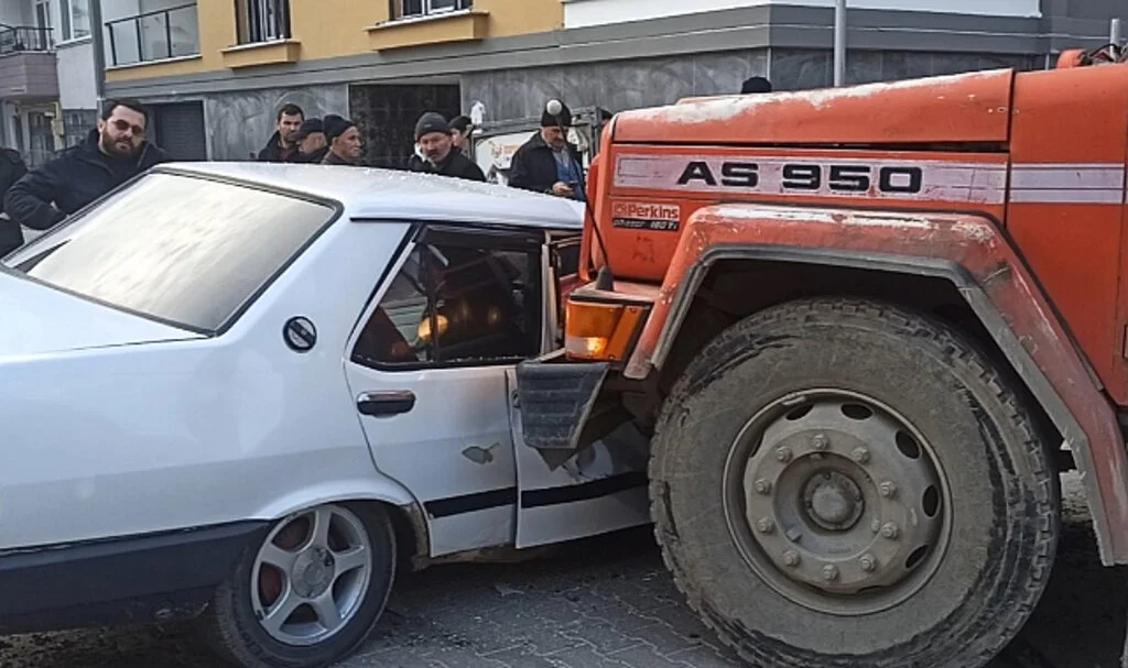 Samsun'da hafriyat kamyonu ile otomobil çarpıştı: 1 yaralı