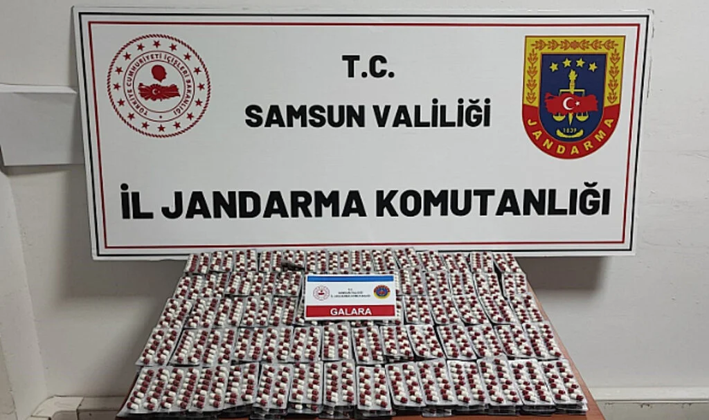 Samsun'da jandarma 2 bin 872 adet sentetik ecza ele geçirdi