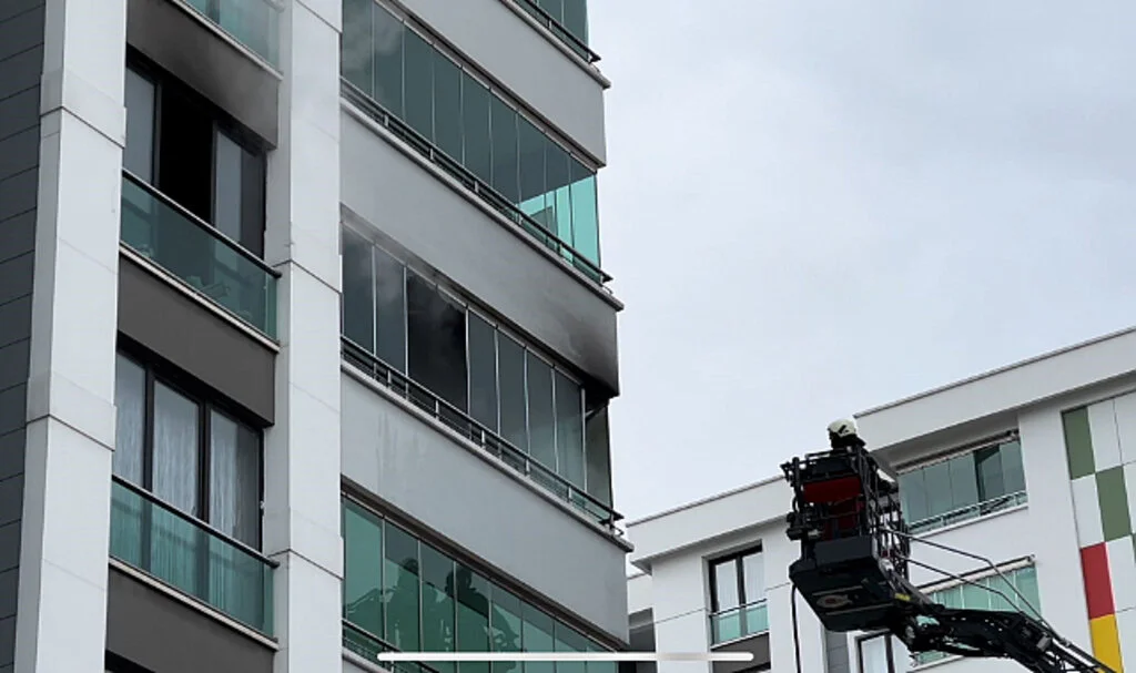 Samsun'da lüks apartman dairesinde yangın