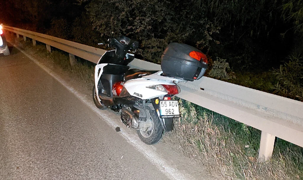 Samsun'da motosiklet bariyere çarptı: 1 yaralı