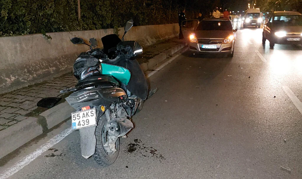 Samsun'da motosiklet park halindeki otomobile çarptı: 1 yaralı