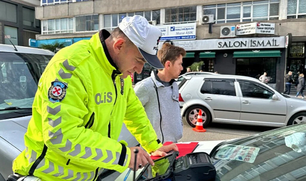 Samsun'da polis ekipleri abartı egzoz ve motosiklet denetimi yaptı 