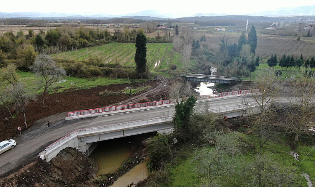Samsun'da sel ve taşkın risklerine karşı iki köprü yeniden inşa edildi