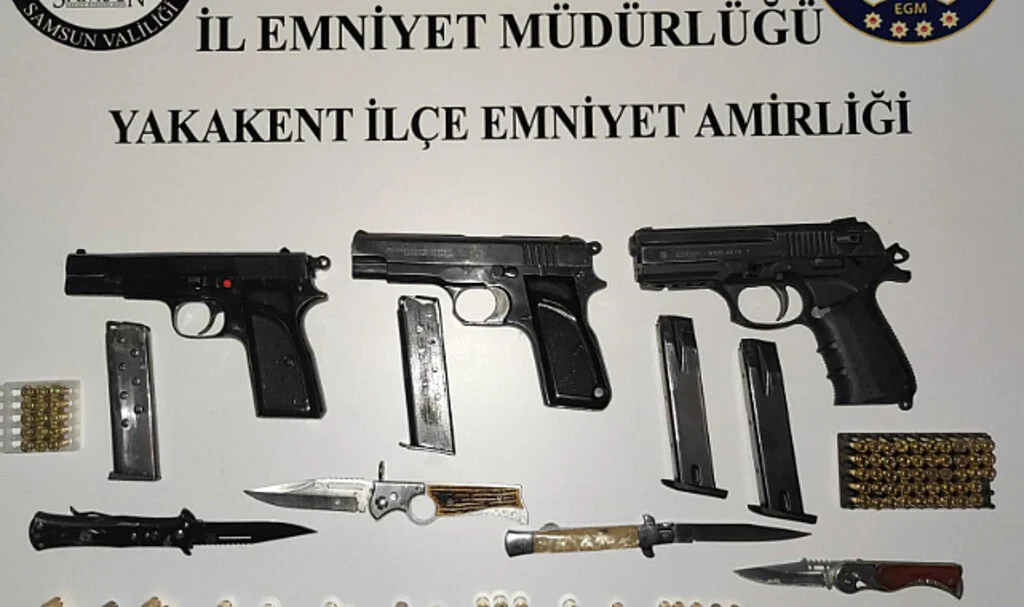 Samsun'da silah kaçakçılığı şüphelisi oyun oynarken yakalandı