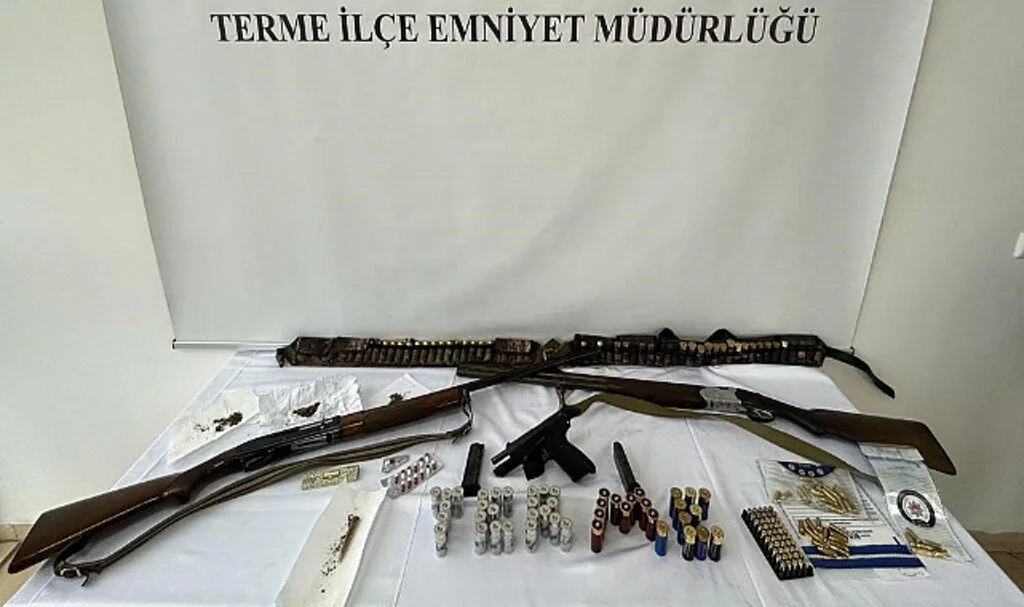 Samsun'da silah ve uyuşturucu operasyonu: 2 gözaltı