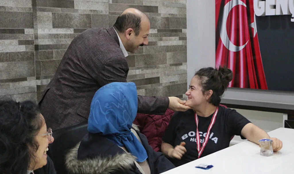 Samsun Gençlik ve Spor İl Müdürü Feyzullah Dereci özel çocukları ağırladı