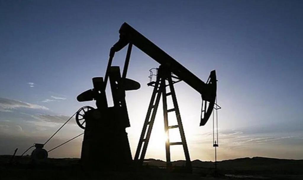 Suudi Arabistan ihraç ettiği petrol fiyatlarını düşürecek