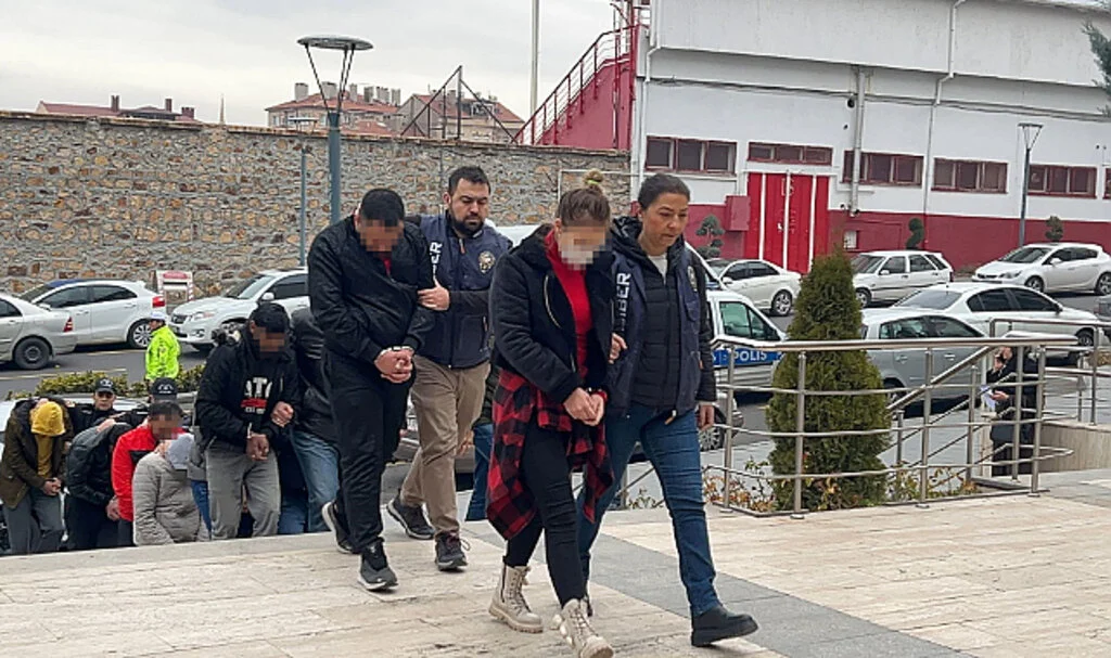 Tatil çetesi yargı önünde 