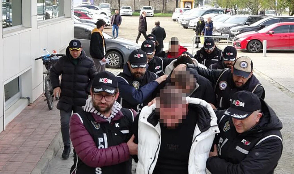 Tefecilere şafak baskını 