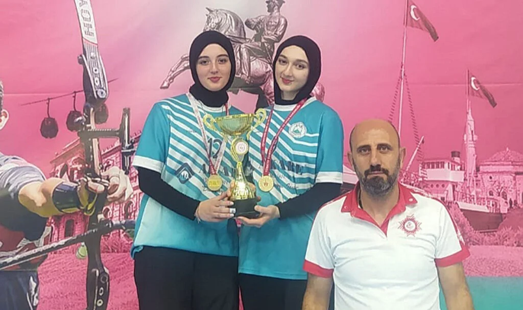 Tekkeköylü öğrenciler Floor Curling’de il birincisi