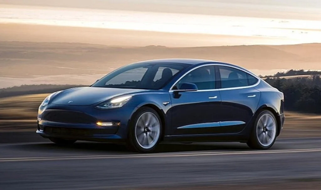 Tesla, Çin'deki 1,6 milyon aracını geri çağırdı