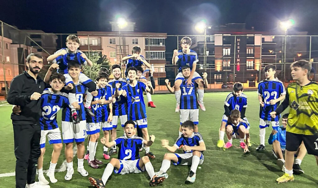 U14 Klasman Ligi şampiyonu Karasamsun