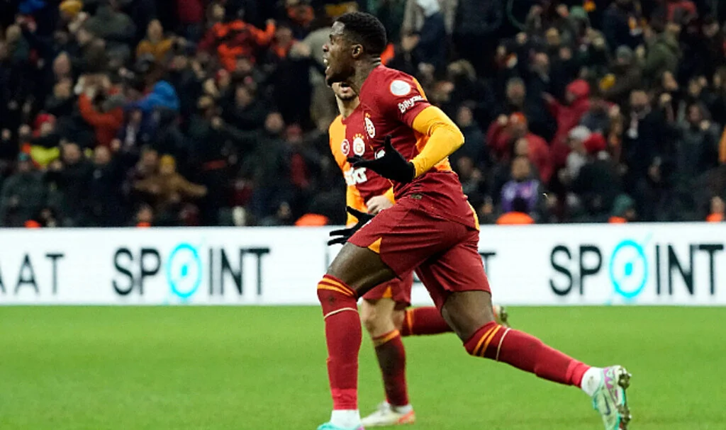 Wilfried Zaha bu sezonki 10. golünü attı