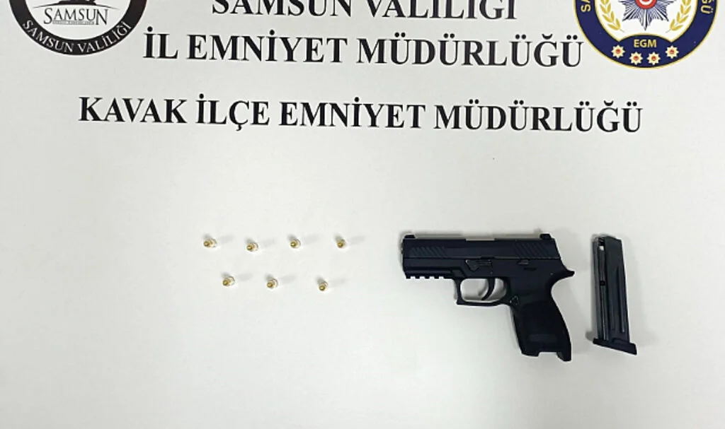 Yurt dışına kaçarken enselendi