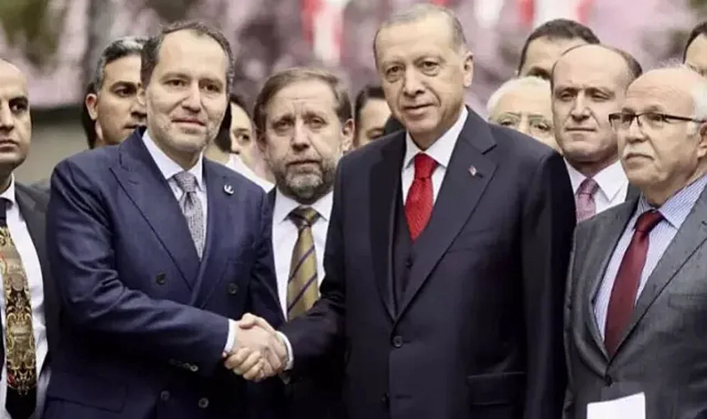 AK Parti ile Yeniden Refah Partisi arasında sürpriz görüşme! Erbakan'ın açıklaması ertelendi