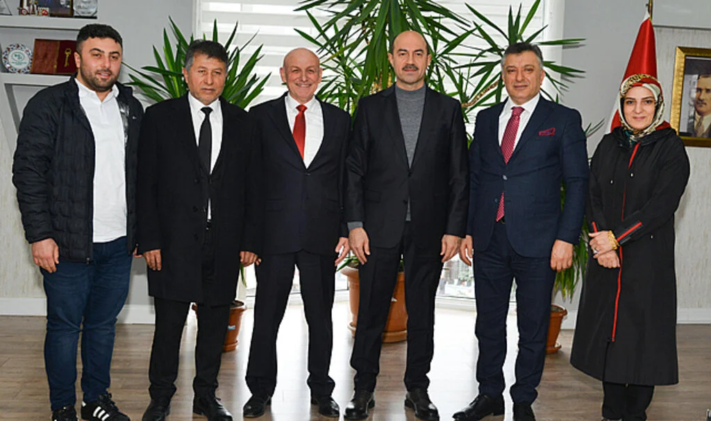 AK Parti Terme Belediyesi Başkan adayı Şenol Kul: 'Bayrağı daha  yukarı taşıyacağız'