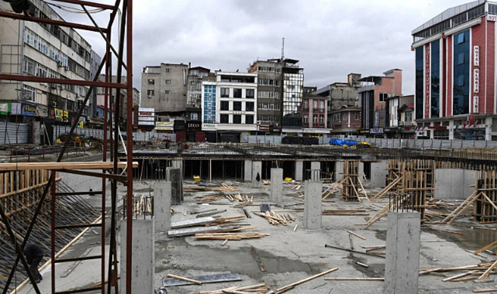 Anakent Otopark ve Meydan inşaatının yüzde 70’i tamamlandı