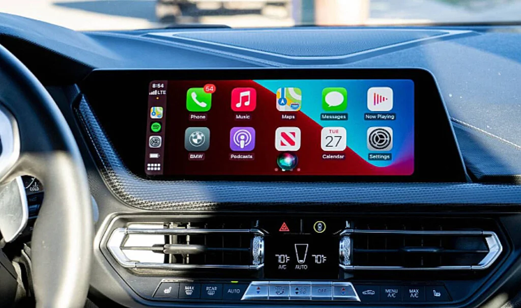 Apple Kullanıcıları İsyan Ediyor: iOS Güncellemesi CarPlay Sorunlarına Neden Oluyor!