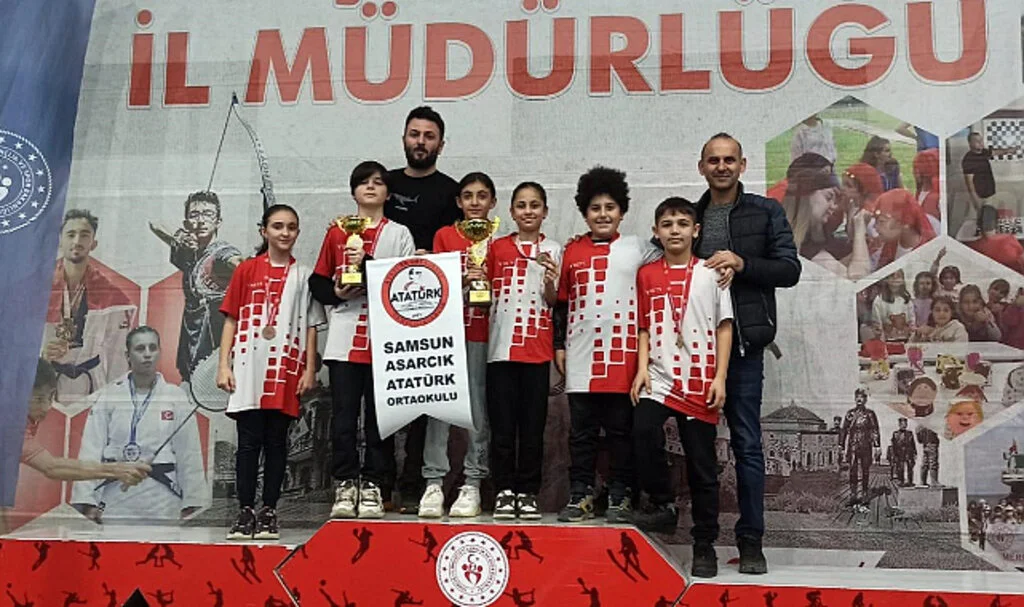 Asarcık Atatürk Ortaokulu'nun Kızları Floor Curling'de Zirvede