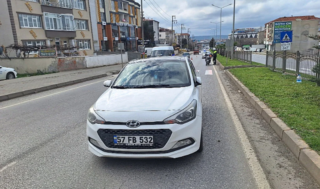 Bafra'da Yaşlı Kadına Otomobil Çarptı